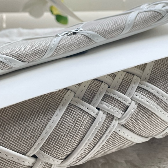 Tory Burch Tan and White Shoulder Bag - Picture 6 of 10